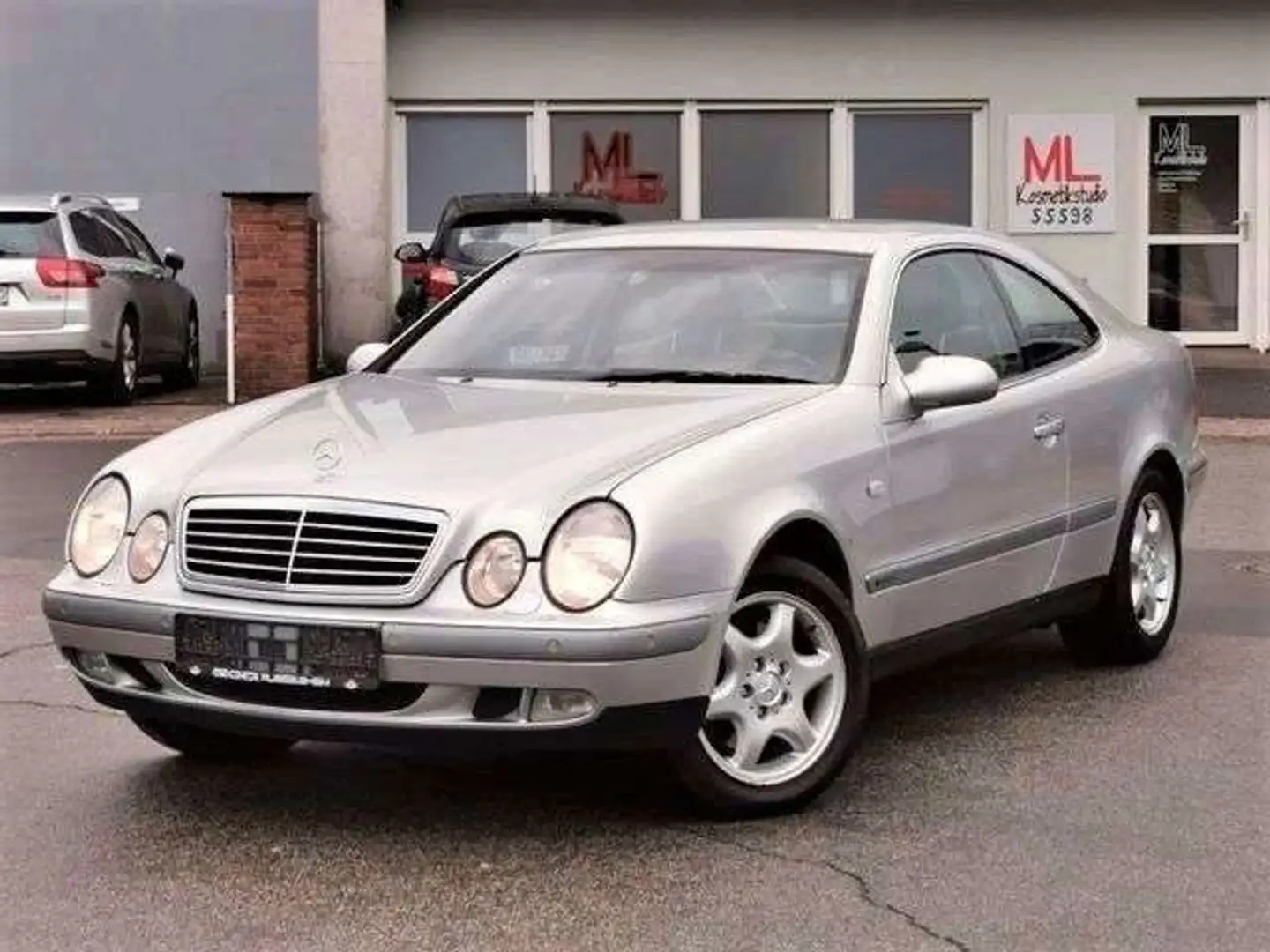 Mercedes-Benz CLK 320 (2. HAND/LEDER/PDC/SHZ/XENON) Grau - 1