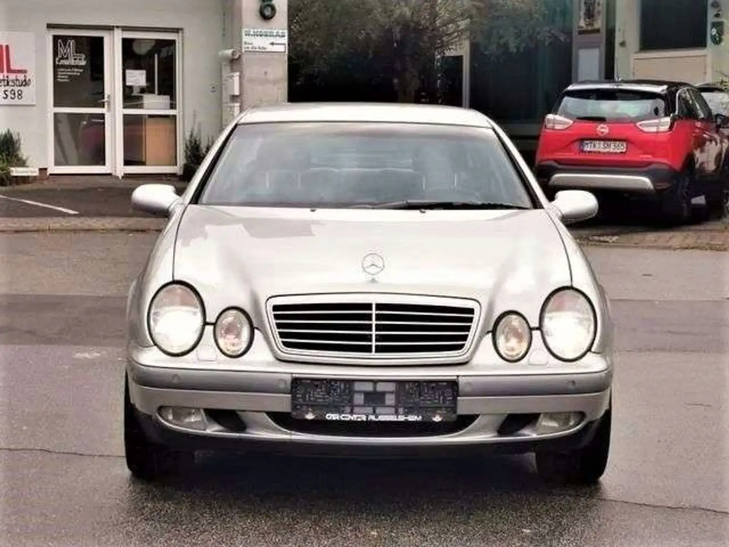 Mercedes-Benz CLK 320 (2. HAND/LEDER/PDC/SHZ/XENON) Grau - 2