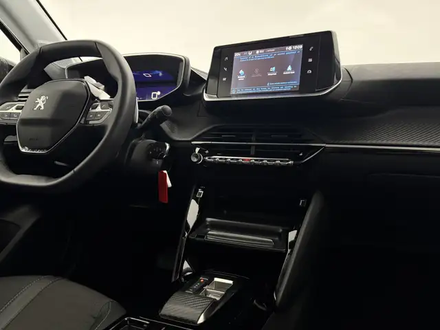 Peugeot 208 view 13