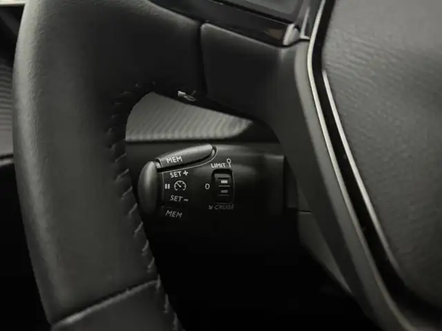 Peugeot 208 view 27