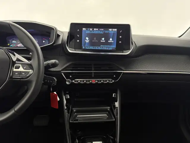 Peugeot 208 view 17