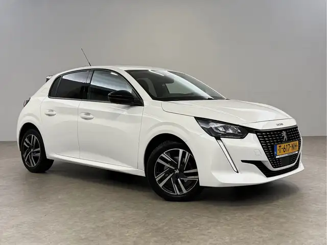 Peugeot 208 view 6