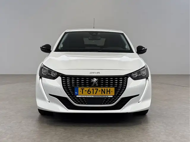 Peugeot 208 view 8