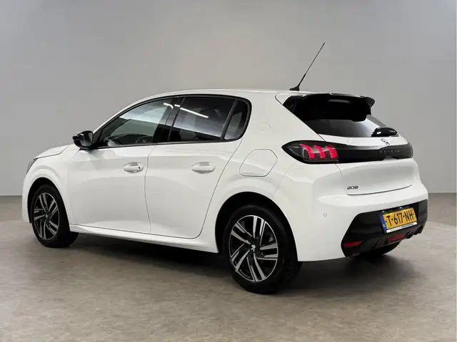 Peugeot 208 view 3