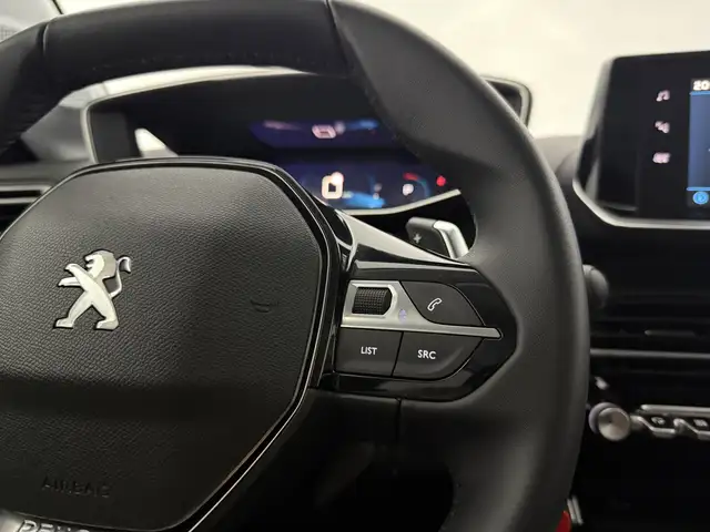 Peugeot 208 view 23