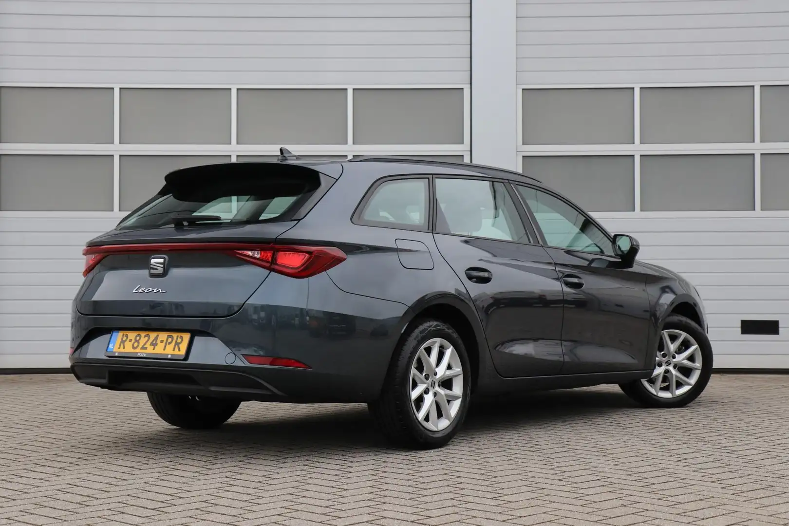 SEAT Leon Sportstourer 1.0 TSI 90pk Reference | Full Link Na Gris - 2