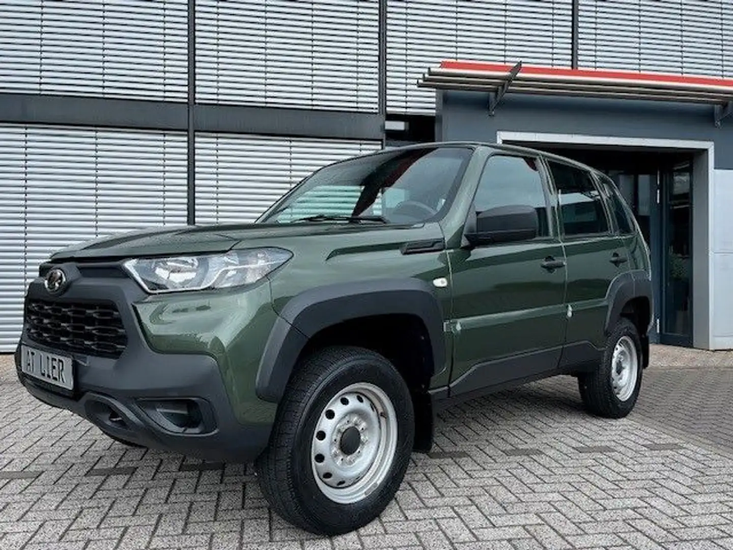 Lada Niva Travel 4x4 Zelená - 1