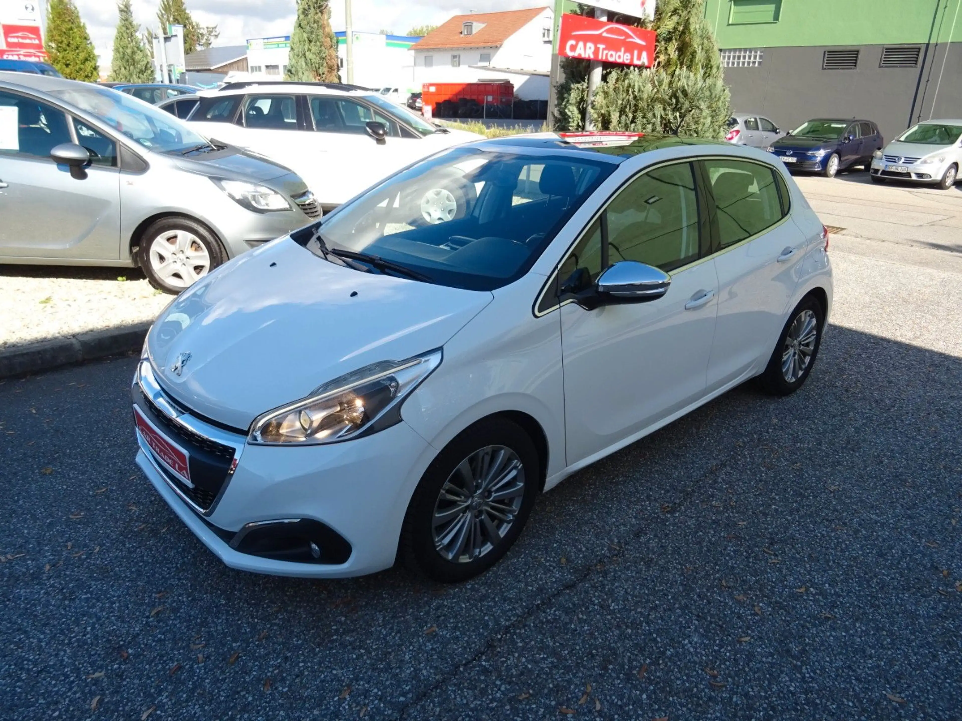 Peugeot 208 Allure — photo 10