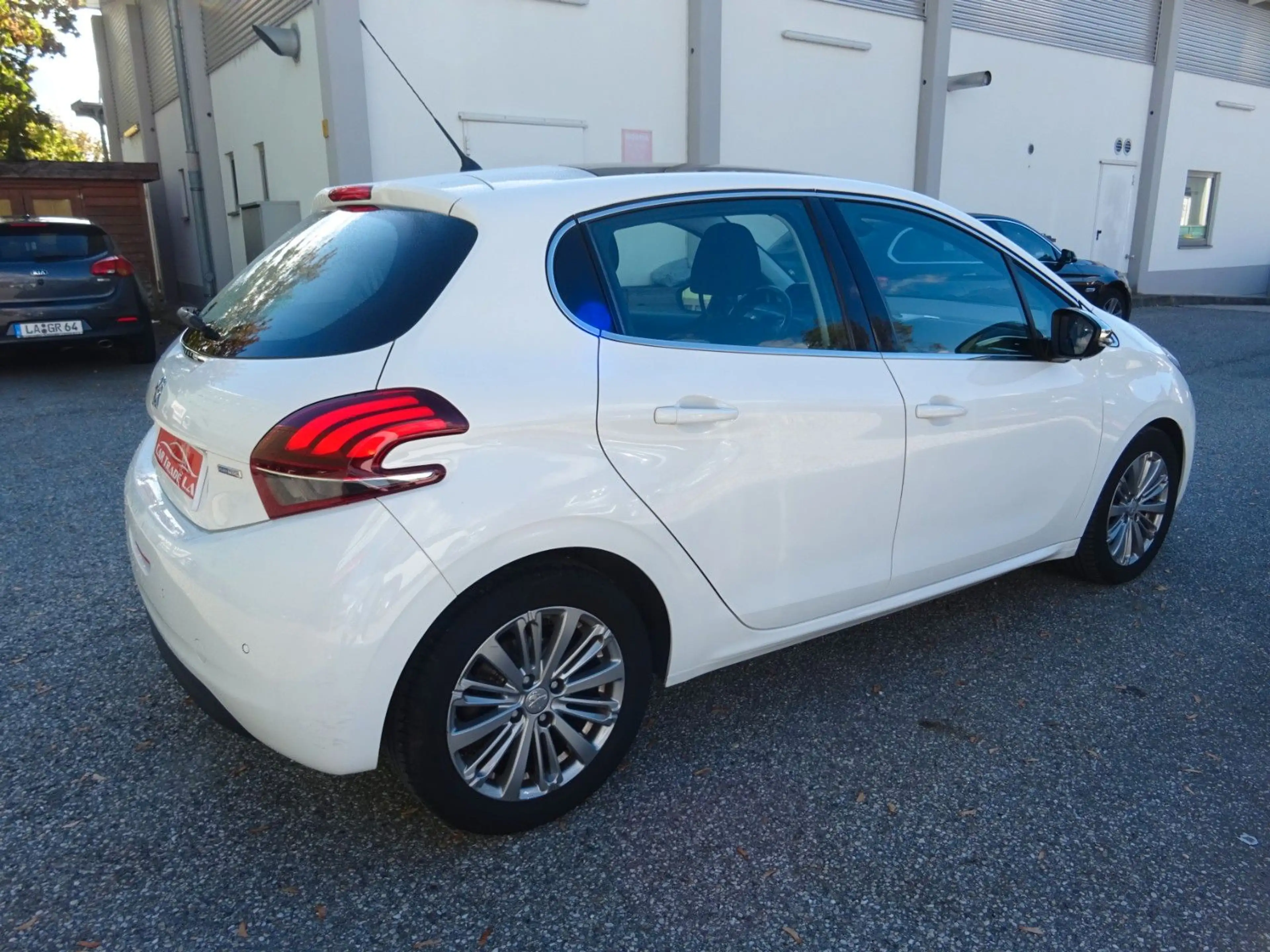 Peugeot 208 Allure — photo 6