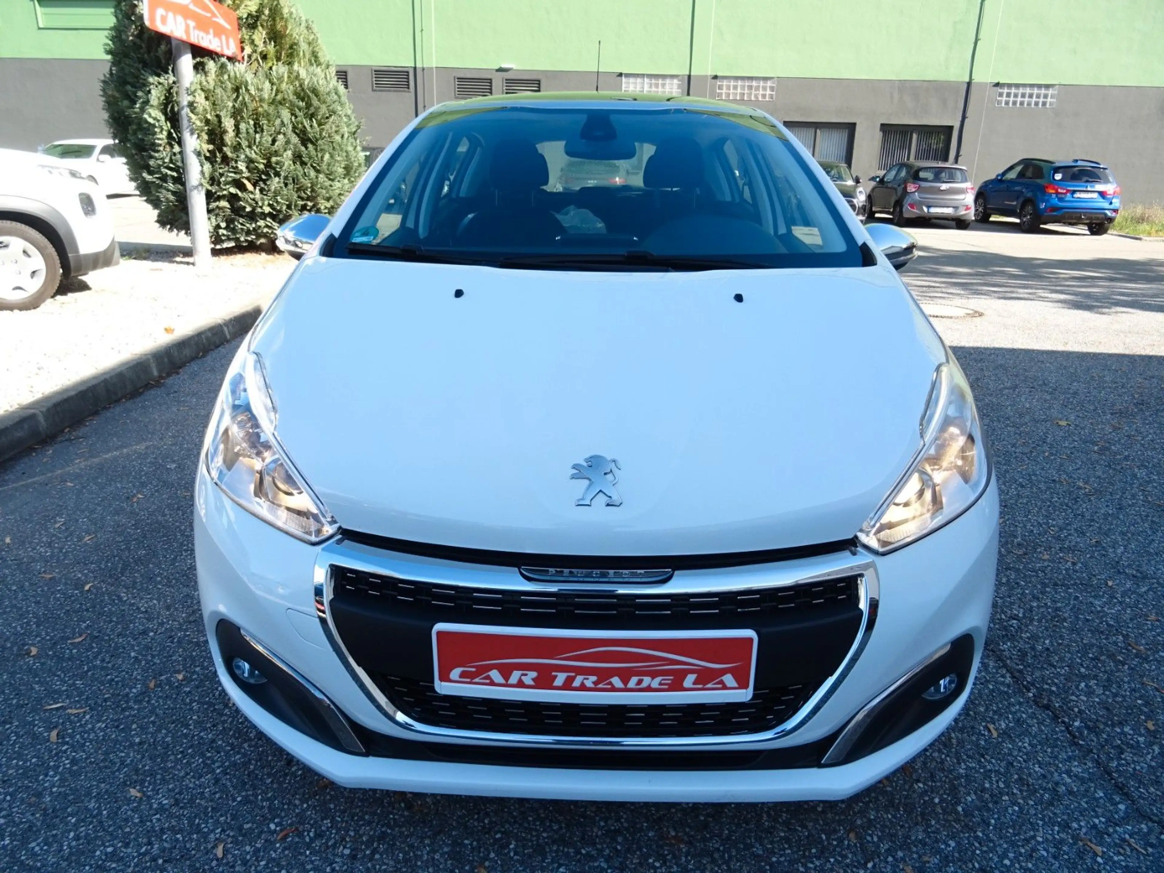 Peugeot 208 Allure — photo 8
