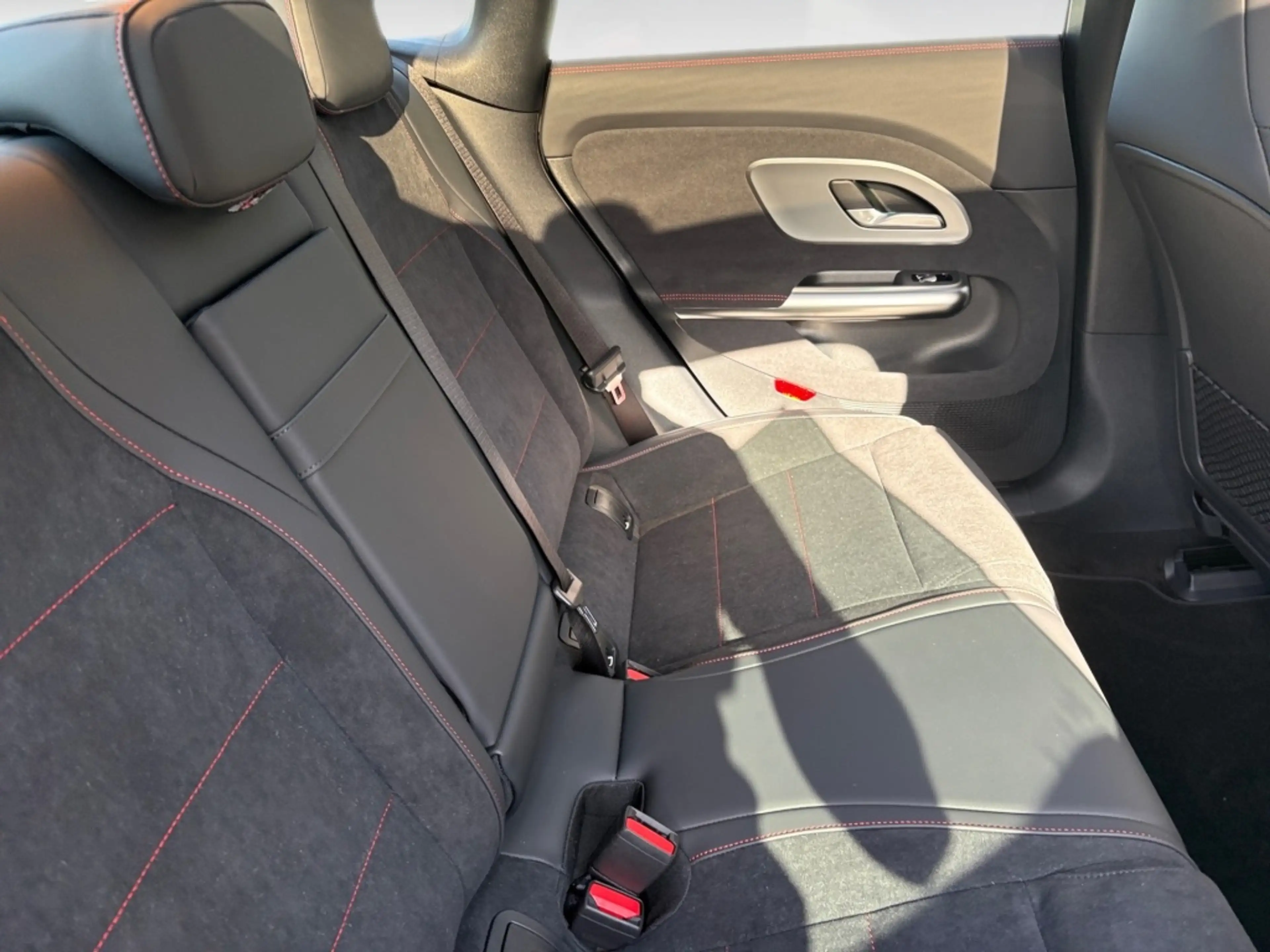 Mercedes-Benz CLA 200 AMG-Line+Night+Pano+DISTRO+KEYLESS+MBeam — photo 9