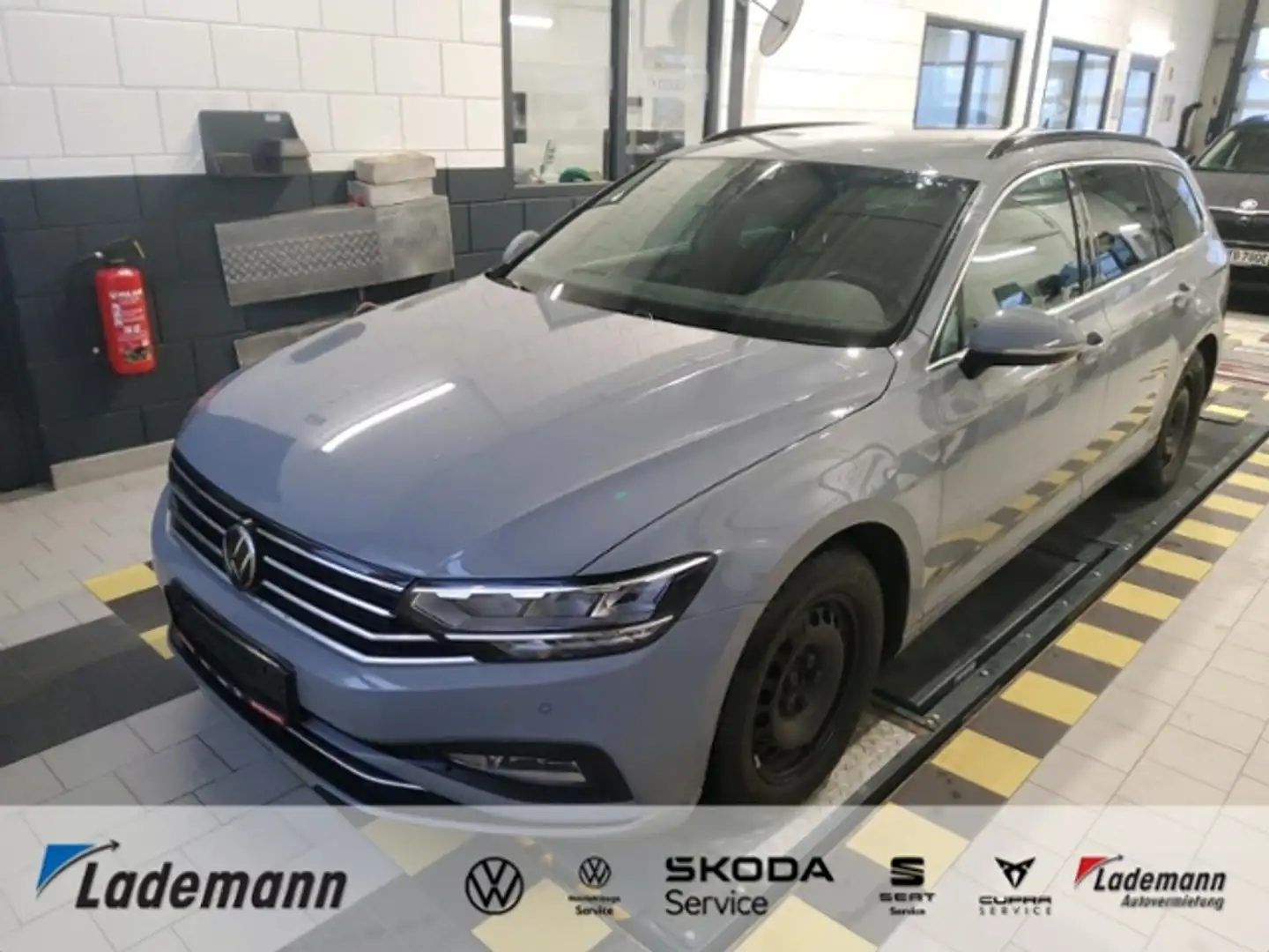 Volkswagen Passat Variant 2.0 TDI DSG AHK+KAMERA+ACC+NAVI.+ Grau - 1