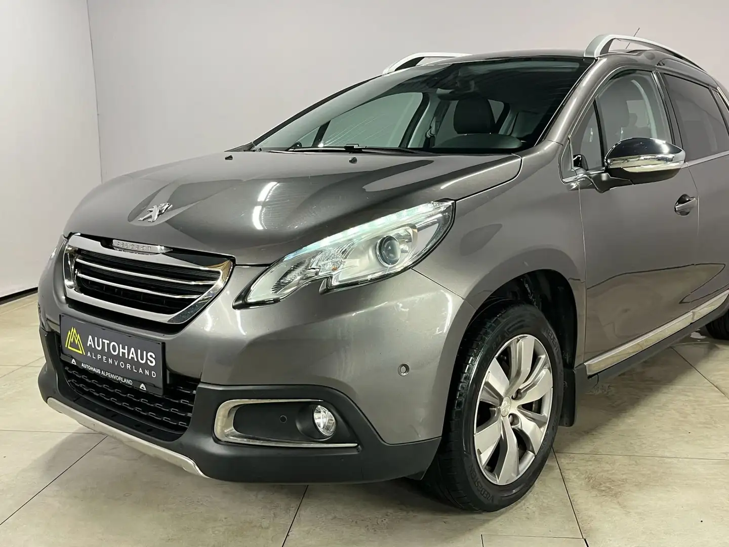 Peugeot 2008 1.6 e-HDi FAP Allure Aut. ***Anhängerkupplung*** - 2