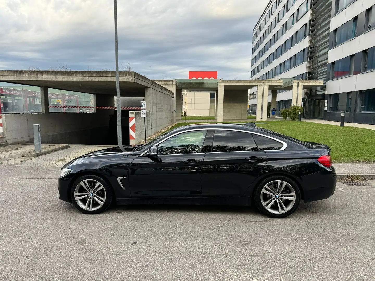 BMW 430 430d Gran Coupe Österreich-Paket Aut. Schwarz - 2