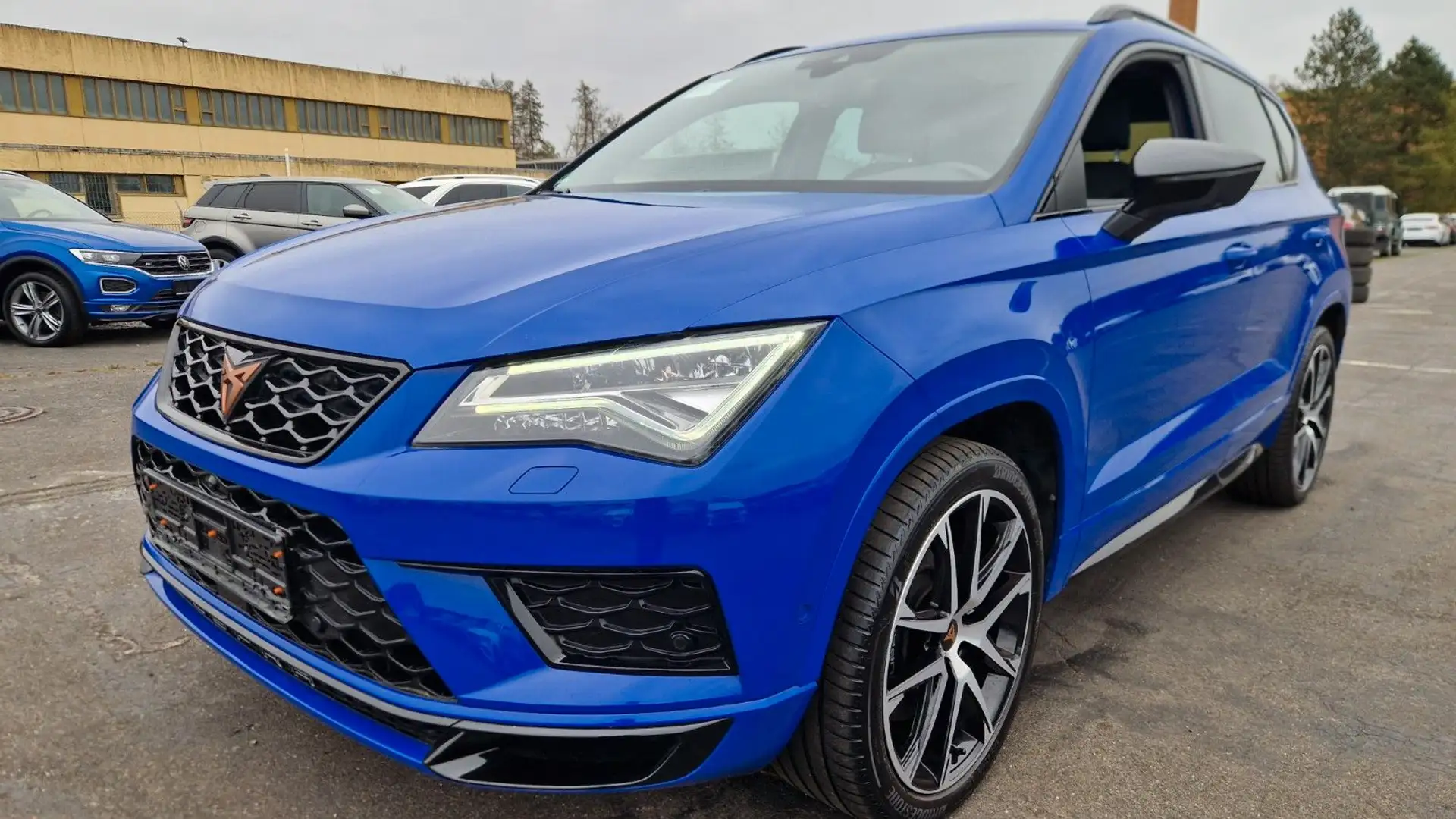 CUPRA Ateca 4Drive Panorama 360* Leder AHK Navi LED Blau - 1