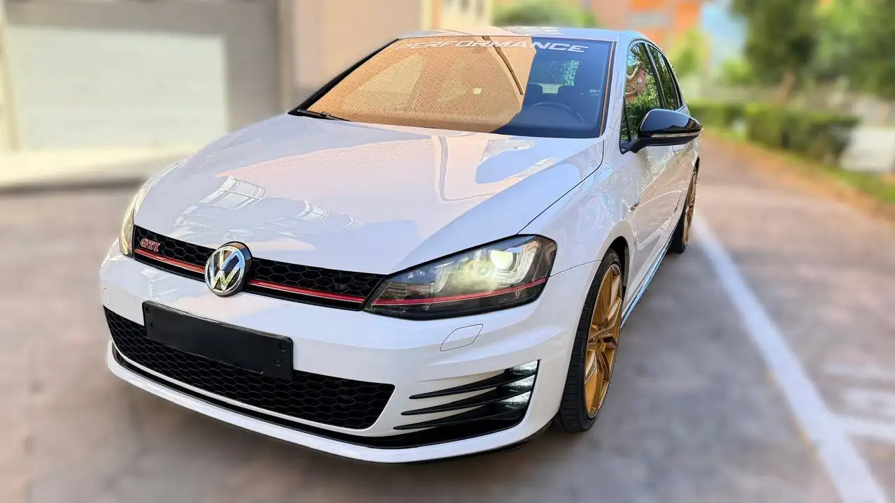 Volkswagen Golf GTI