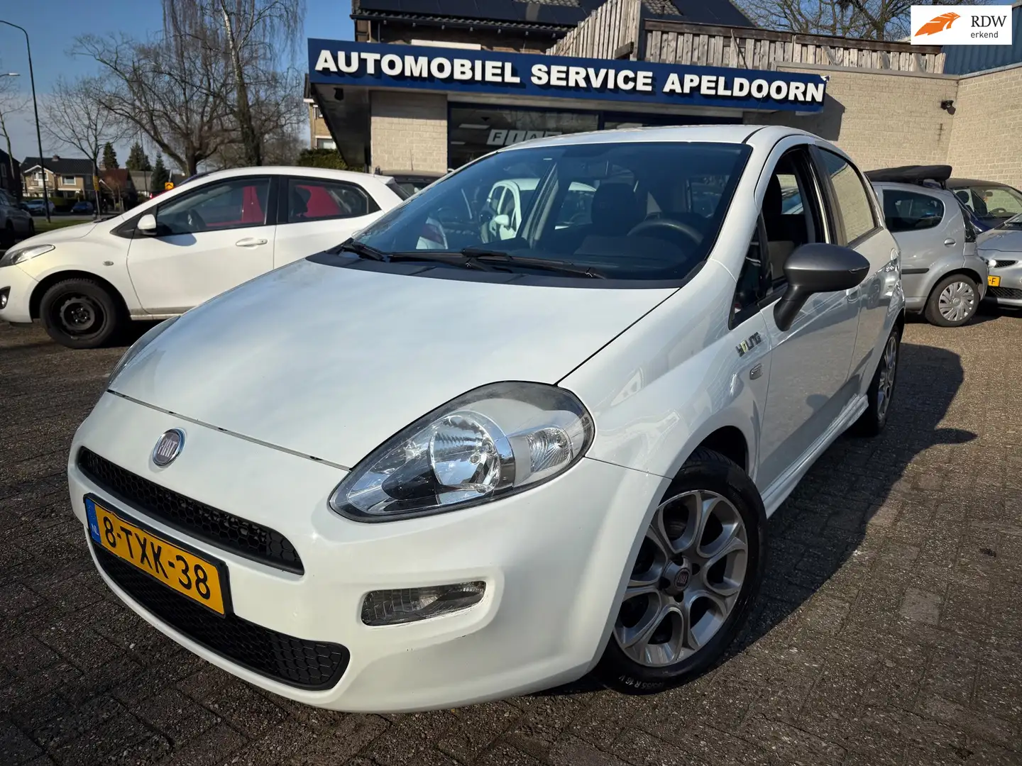 Fiat Punto Evo 0.9 TwinAir Young *AIRCO*NW. APK*ELEKTR. RAMEN*5DR Weiß - 1