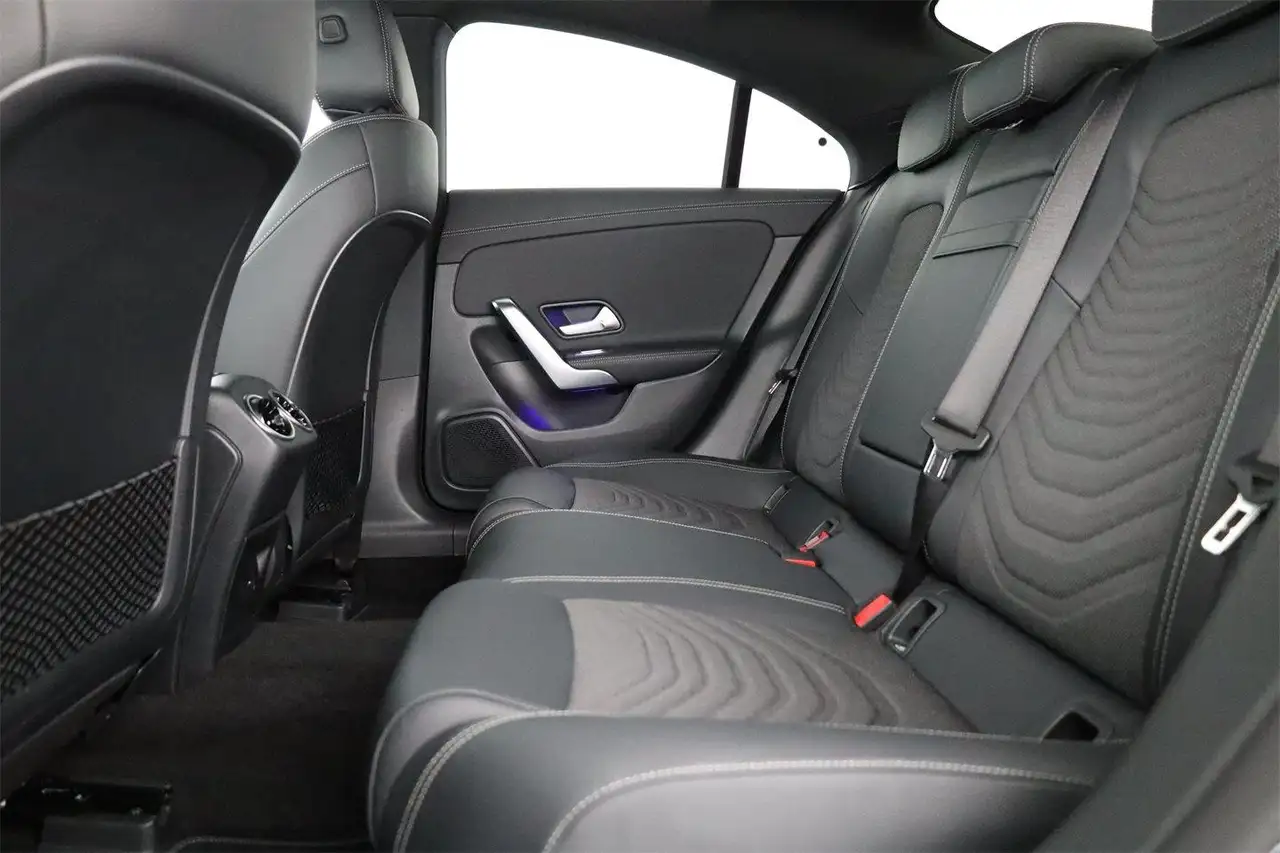 Mercedes-Benz CLA 250 e PHEV Keyless-Go-Paket Nightpaket 18