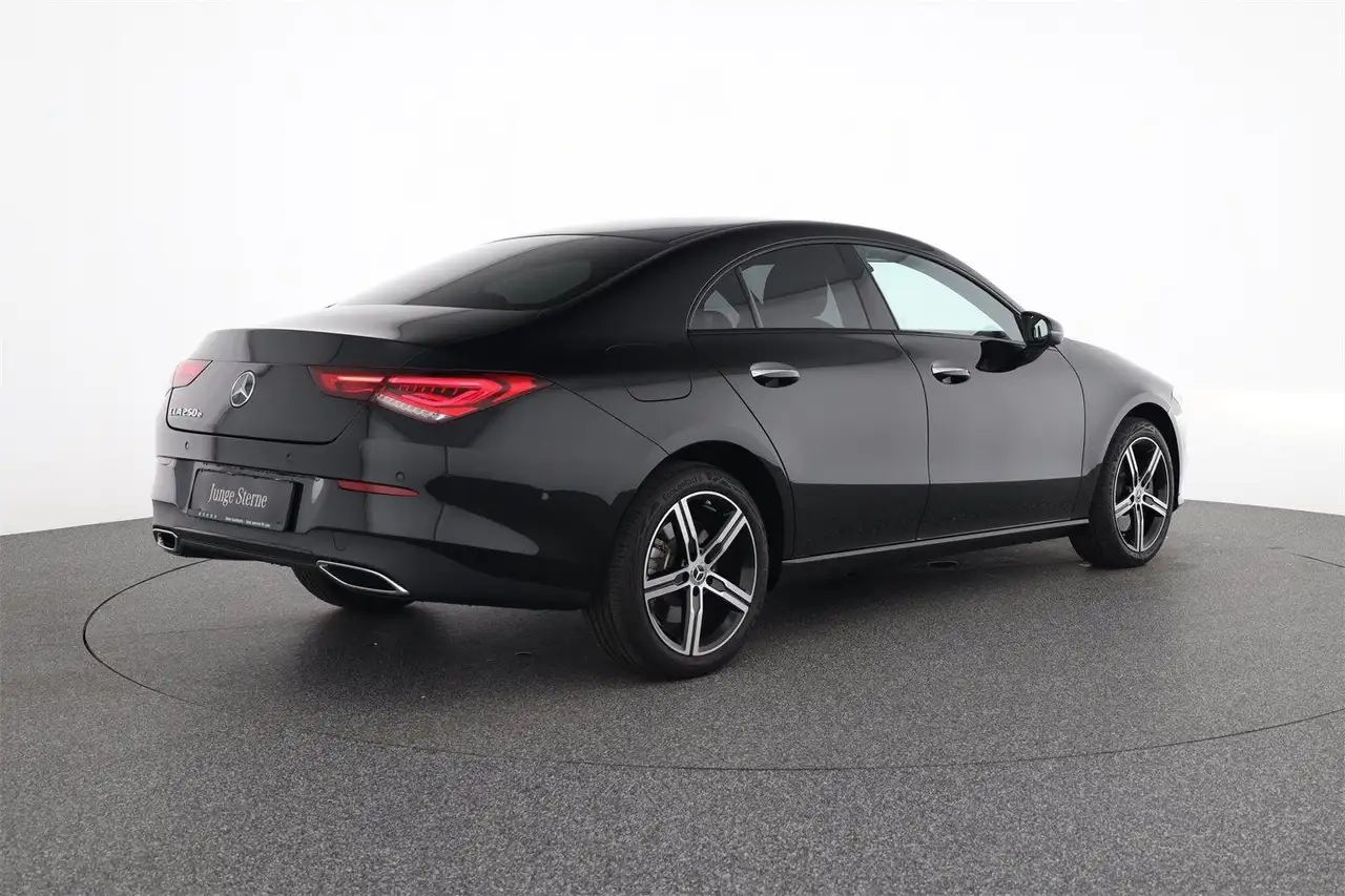 Mercedes-Benz CLA 250 e PHEV Keyless-Go-Paket Nightpaket 4