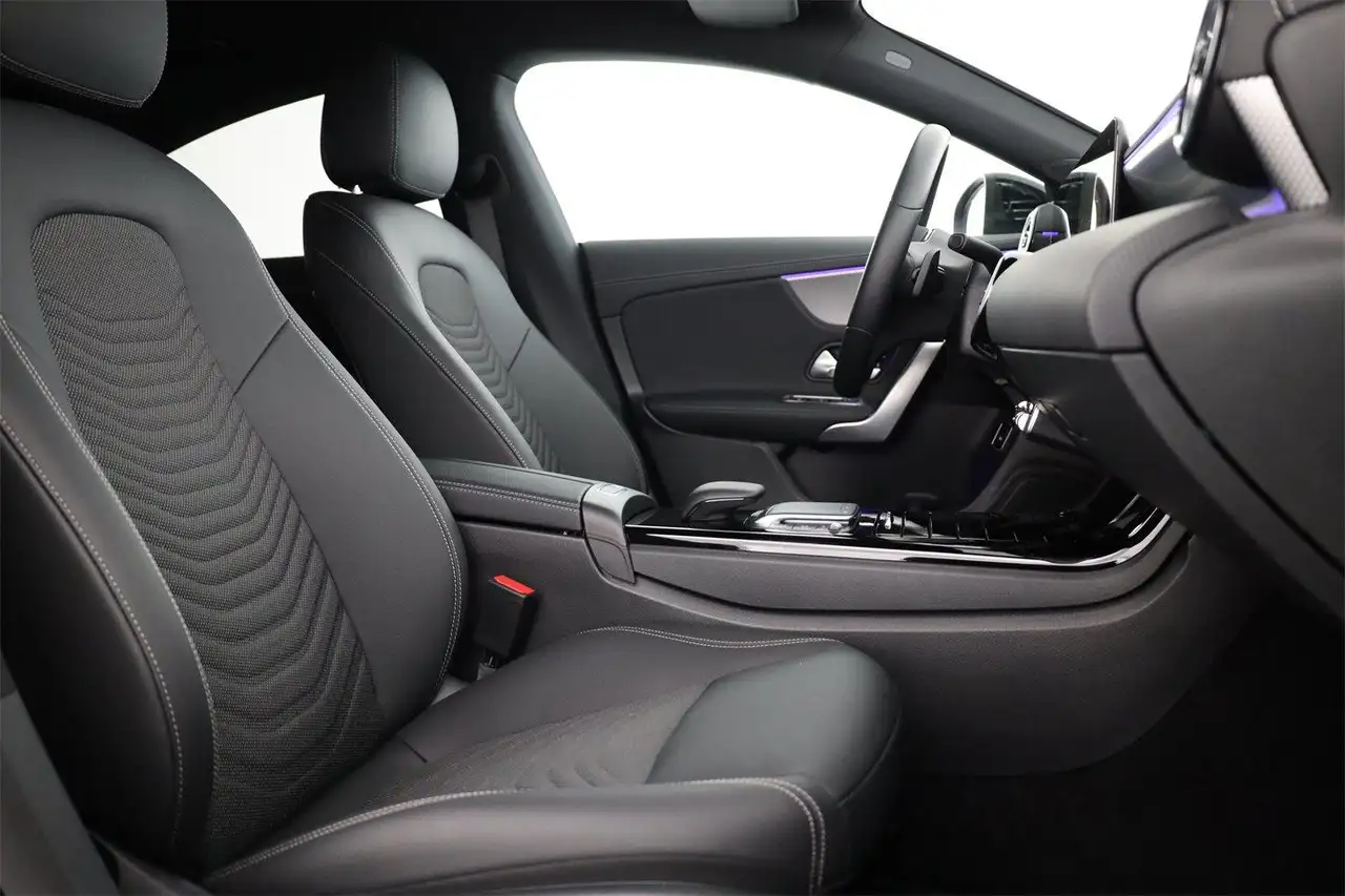 Mercedes-Benz CLA 250 e PHEV Keyless-Go-Paket Nightpaket 19