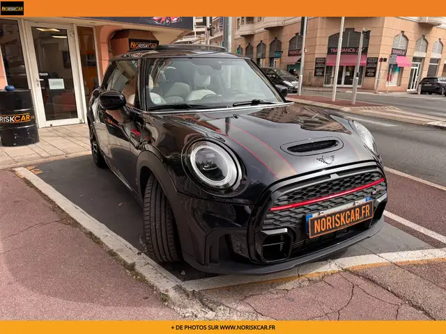 Mini Hatch view 4