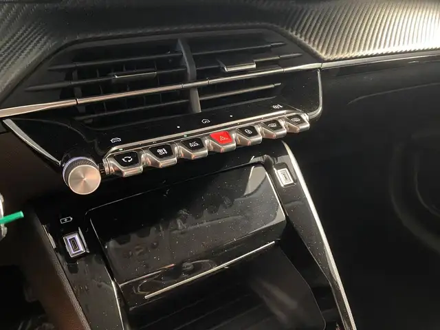 Peugeot 208 view 15