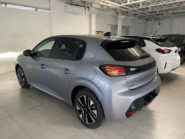 Peugeot 208 view 3