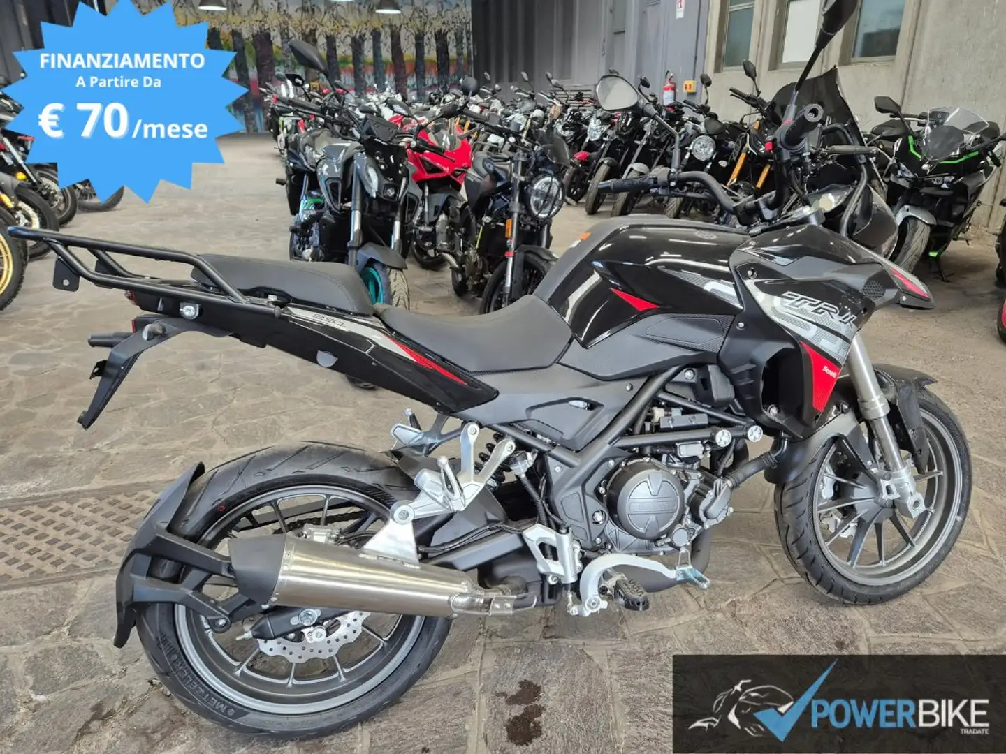 Benelli TRK 251 Negro - 1