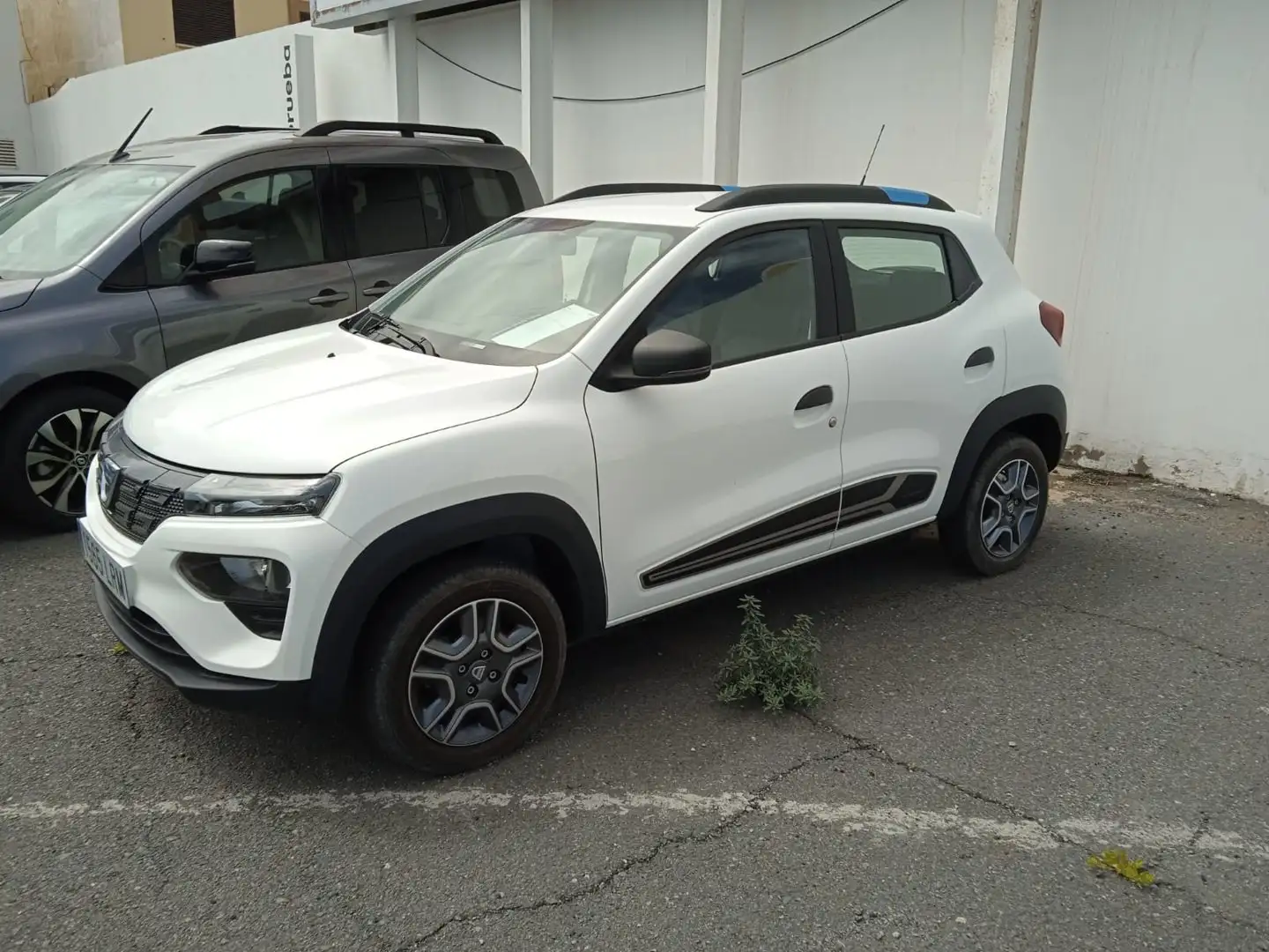 Dacia Spring Electric Comfort Plus 45 33kW - 1
