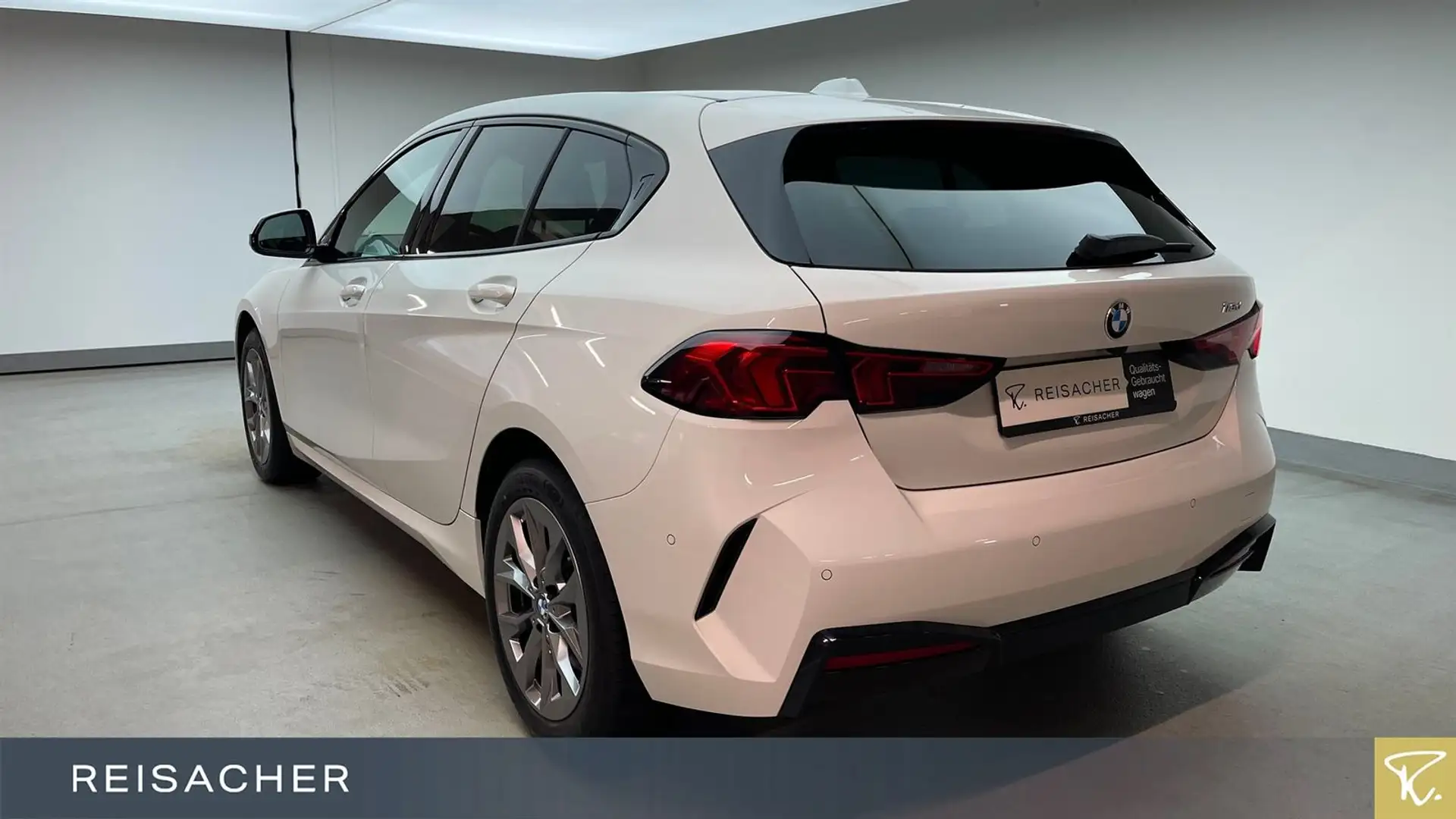 BMW 118 d Aut. Navi,ad.LED,RFK,DA,Komfortz.,Sports., Weiß - 2