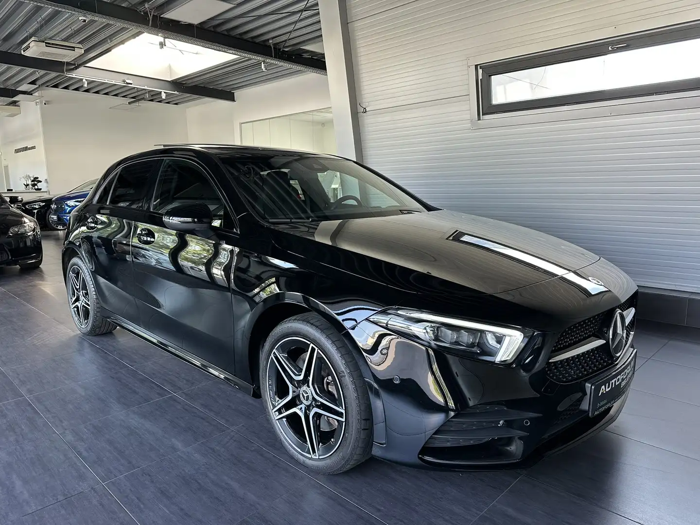 Mercedes-Benz A 250 e AMG|Night|Pano|Multibeam|Kamera|MBUX Schwarz - 1