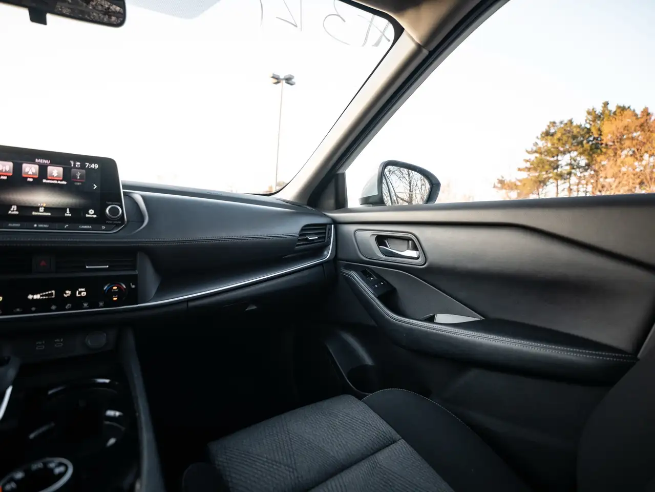 Nissan Rogue снимка Nissan Rogue
