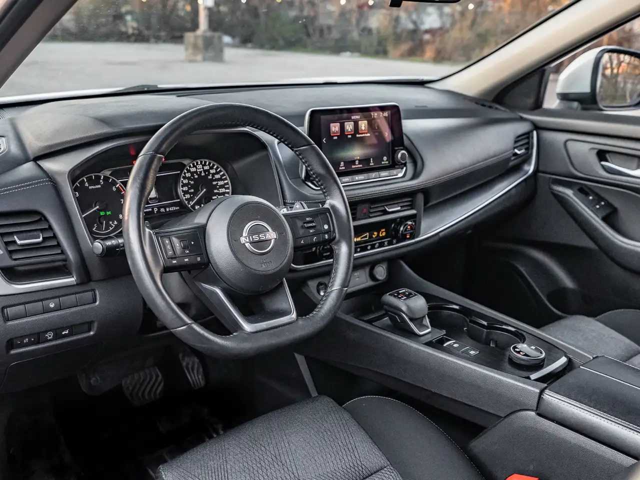 Nissan Rogue снимка Nissan Rogue