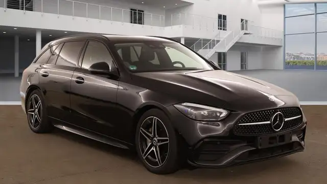 Mercedes-Benz C-Class view 2