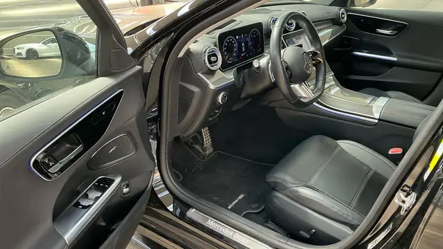 Mercedes-Benz C-Class view 11