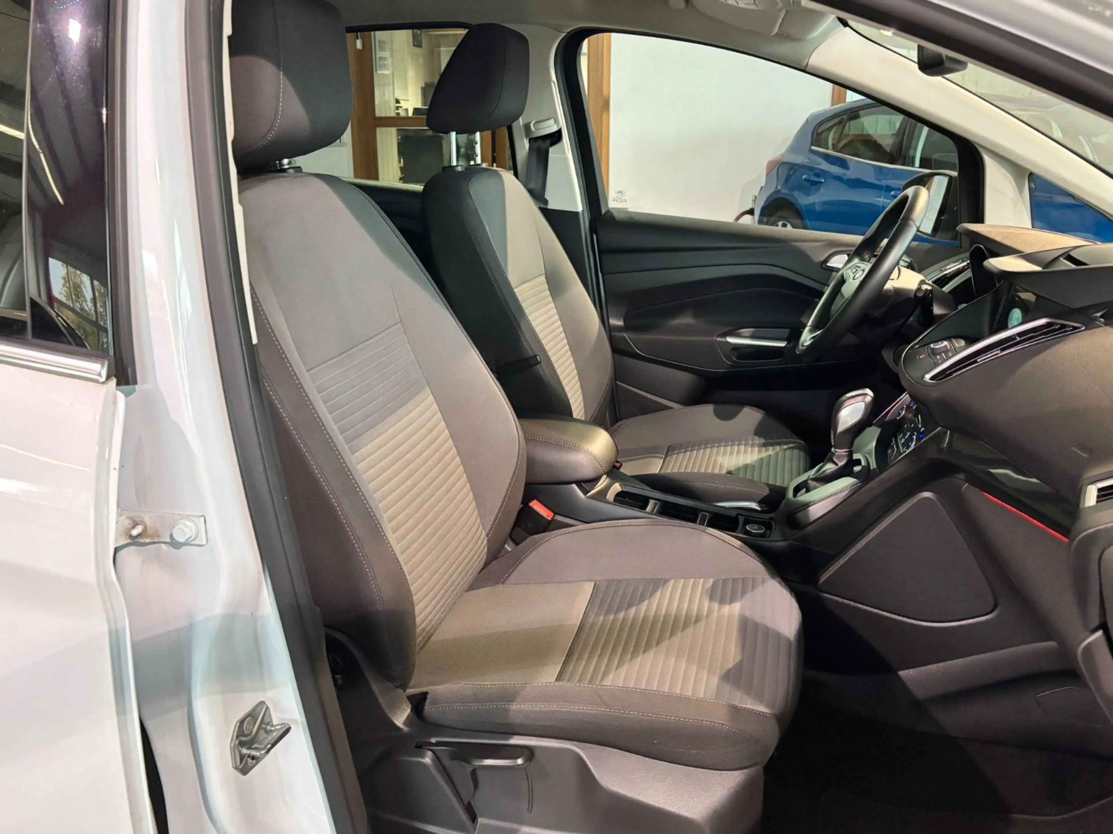 Ford C-Max Titanium  Klimaautomatik DAB+ — photo 10