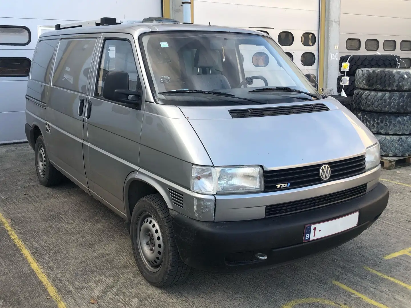 Volkswagen T4 2.5 TDi aménagé Grijs - 1