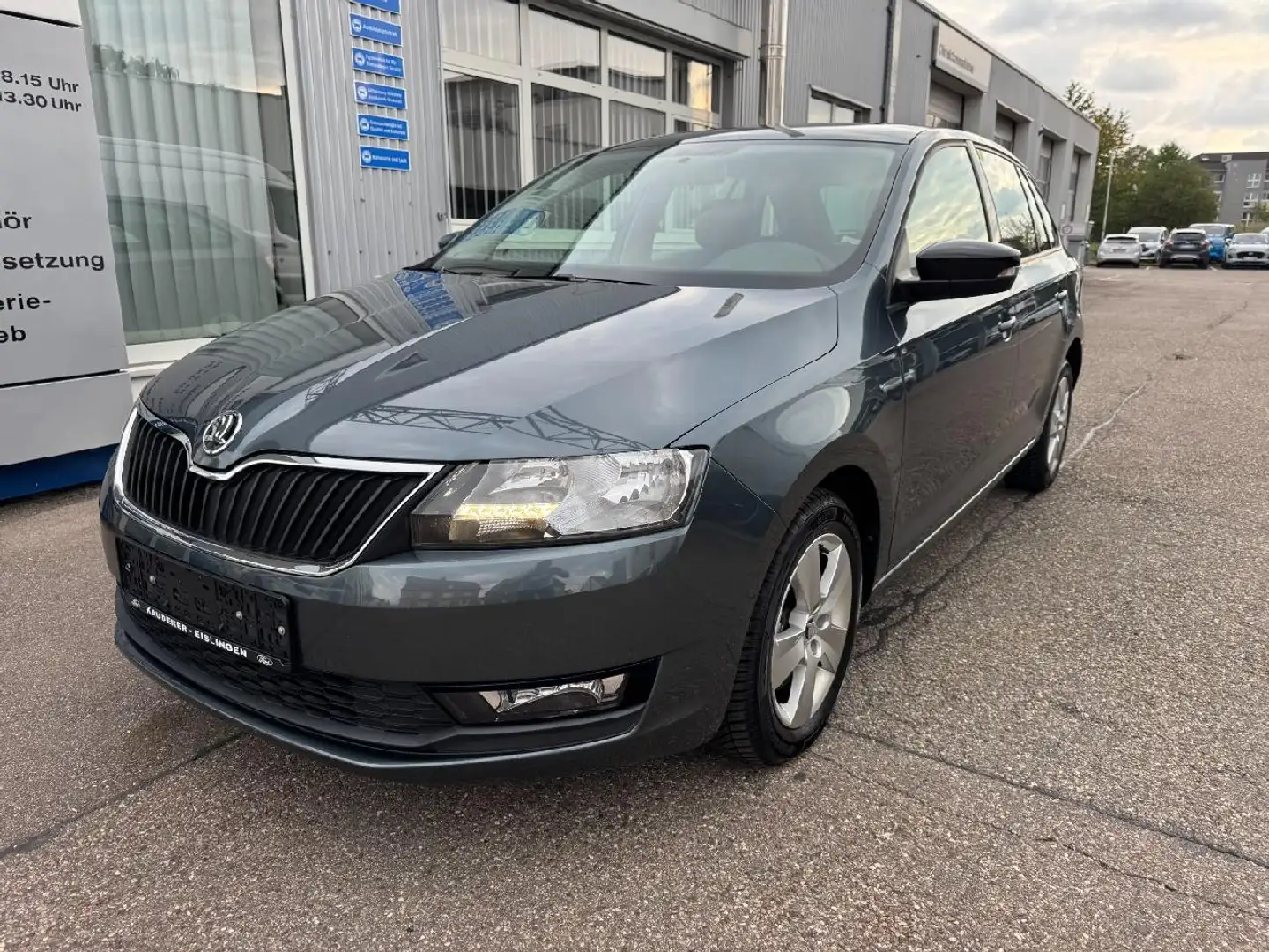 Skoda Rapid/Spaceback Ambition Grau - 1