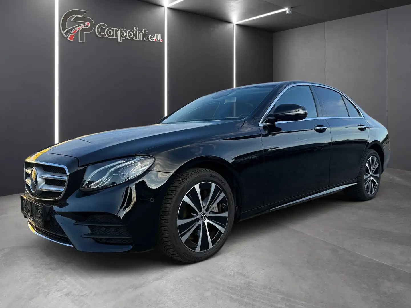 Mercedes-Benz E 300 E 300 e Amg-Line Schwarz - 1