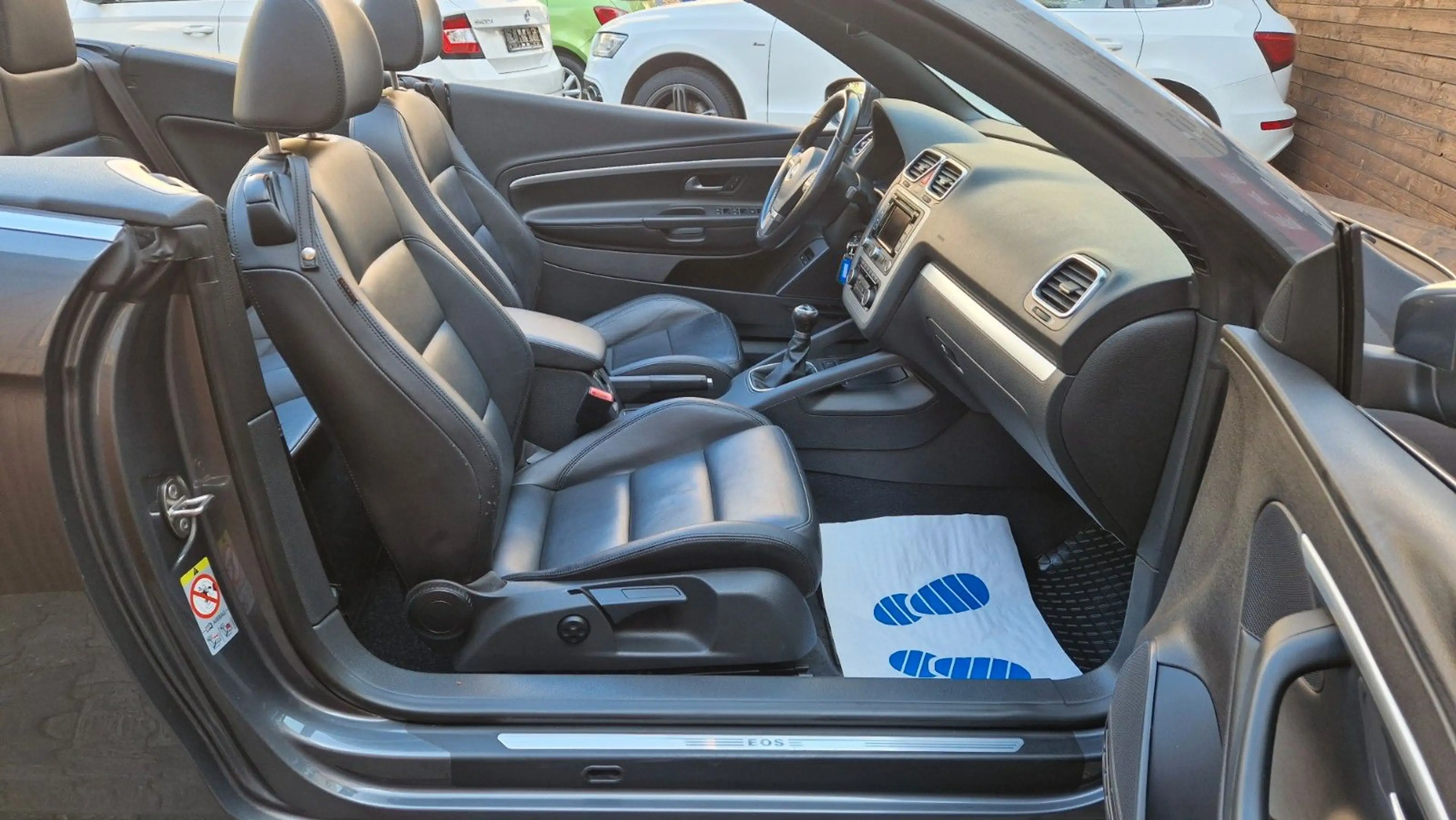 Volkswagen Eos Navi PDC, SHZ, Bluetooth, Volleder, Panorama — photo 13