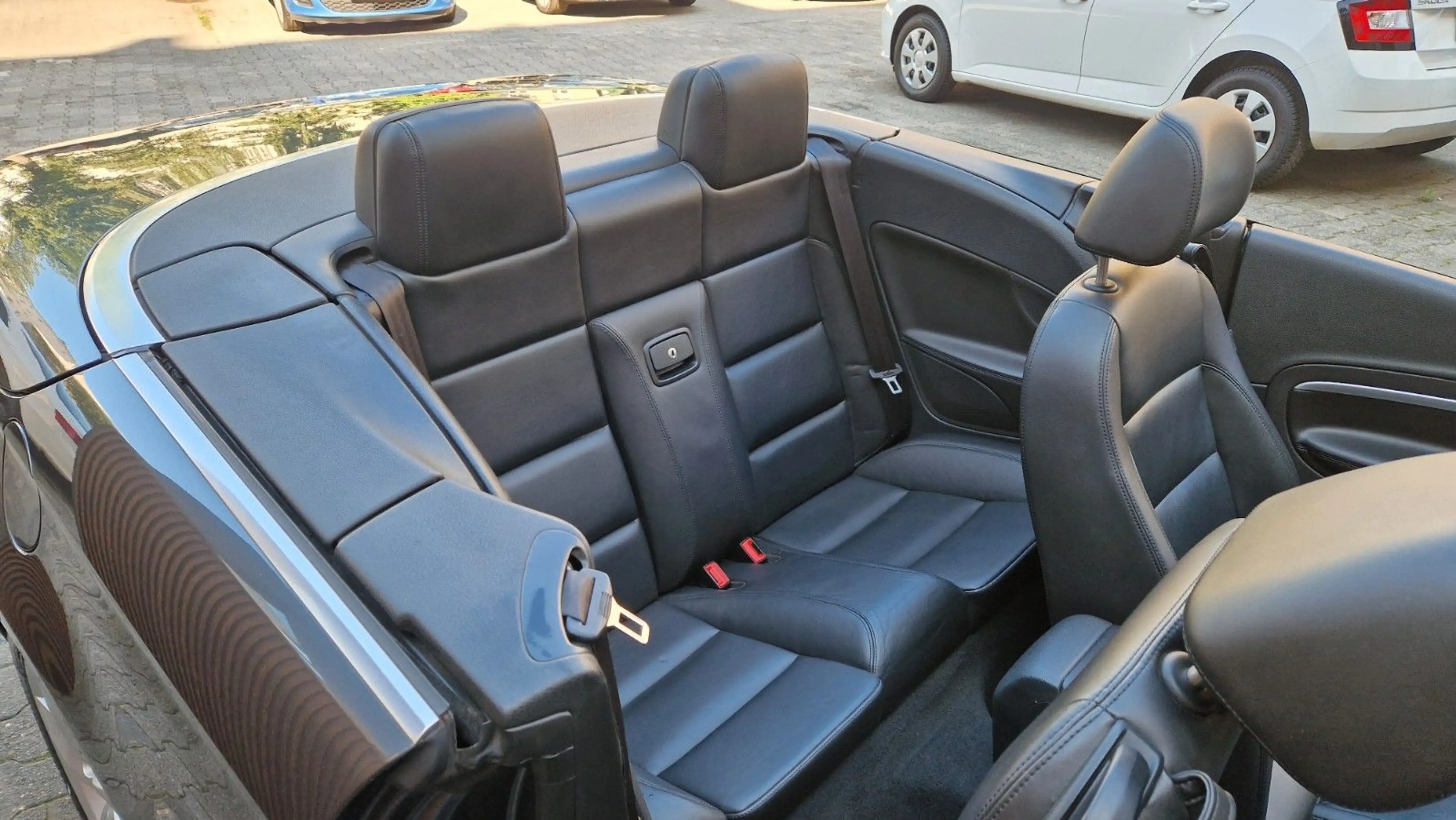 Volkswagen Eos Navi PDC, SHZ, Bluetooth, Volleder, Panorama — photo 12