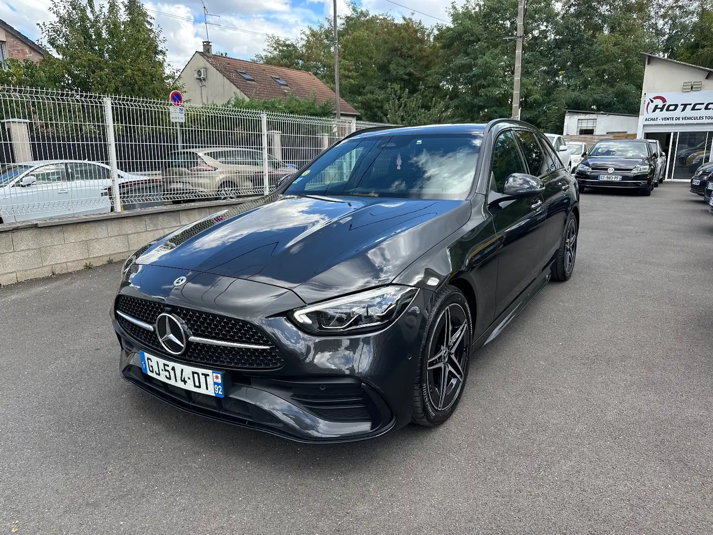 Mercedes-Benz AMG Line Grau - 1
