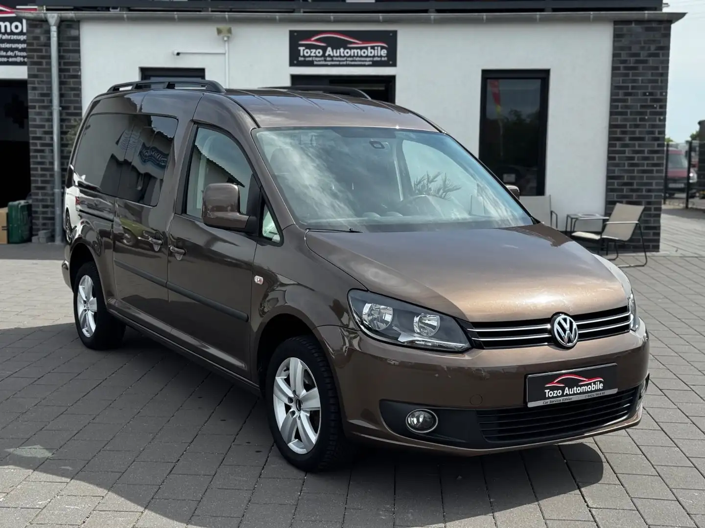 Volkswagen Caddy Maxi Comfortline*STHZ*KLIMA*AHK*7.SITZE* Braun - 1