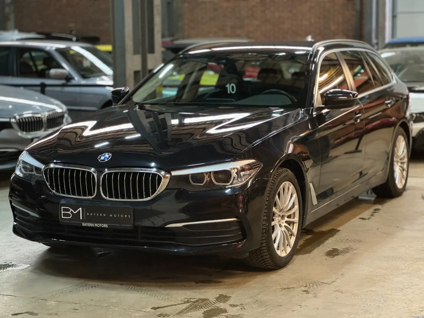 BMW 520 dA Automaat Navi Leder LED Garantie EURO6 Zwart - 1