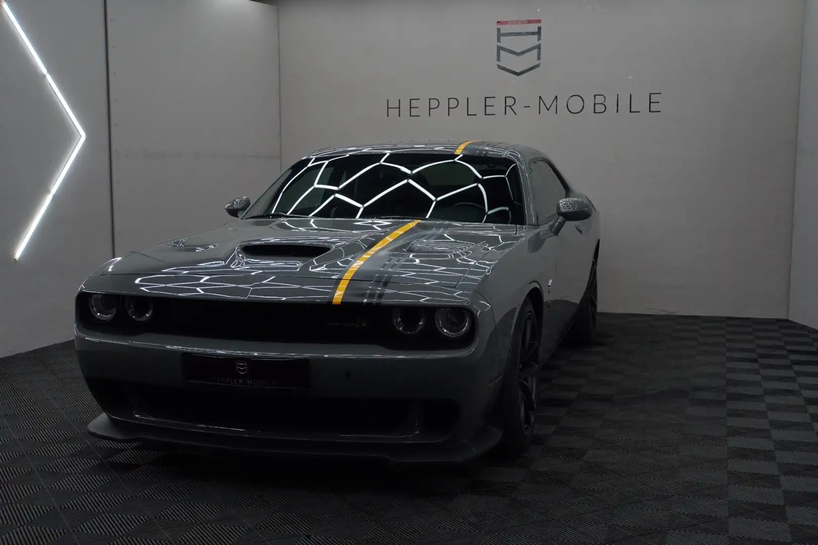 Dodge Challenger SRT 6,4 V8,Sitzbelüftung+Heizung Šedá - 2