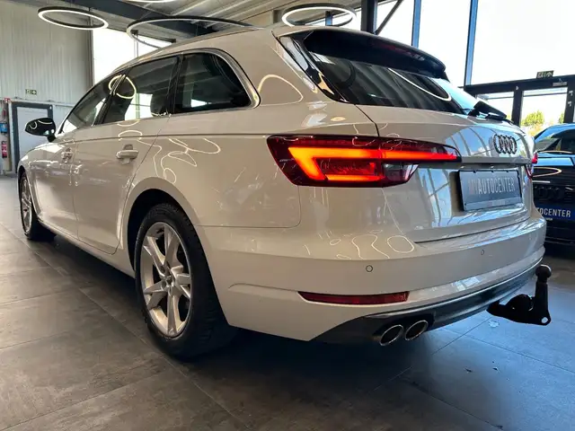 Audi A4 view 6