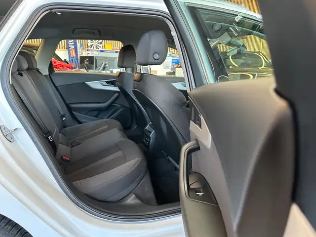 Audi A4 view 29