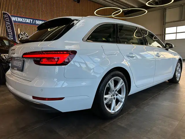 Audi A4 view 17