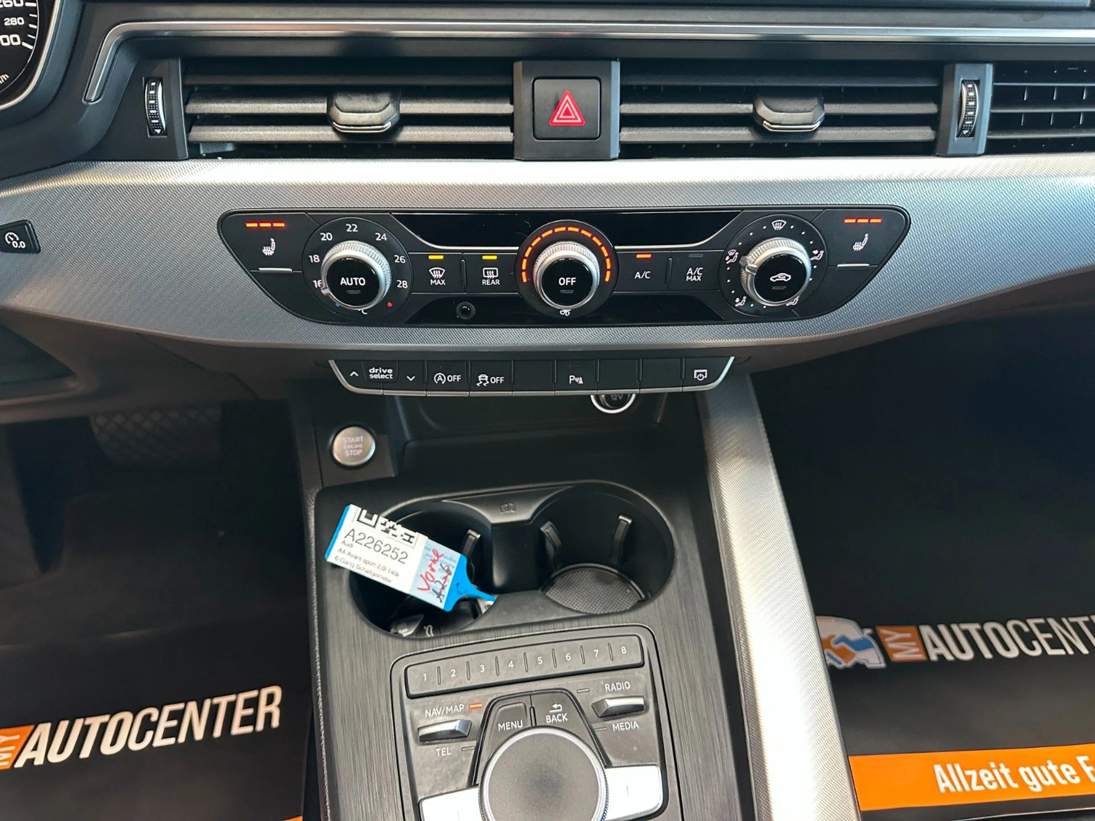 Audi A4 *ACC*AHK*NAV*CARPLAY*2-ZONEN*SitzHZ*LED* — photo 9