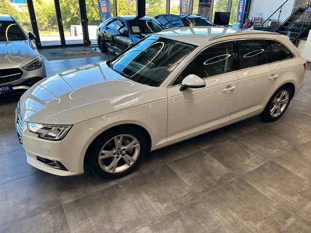 Audi A4 view 23